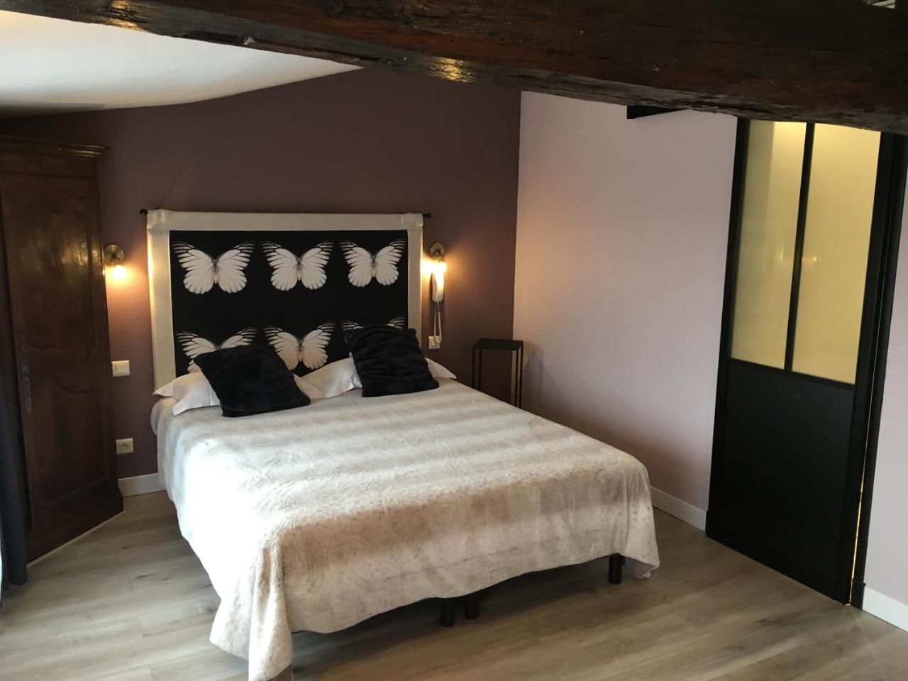 Logis Hotel Le Moulin De Chalons Le Guâ Екстериор снимка