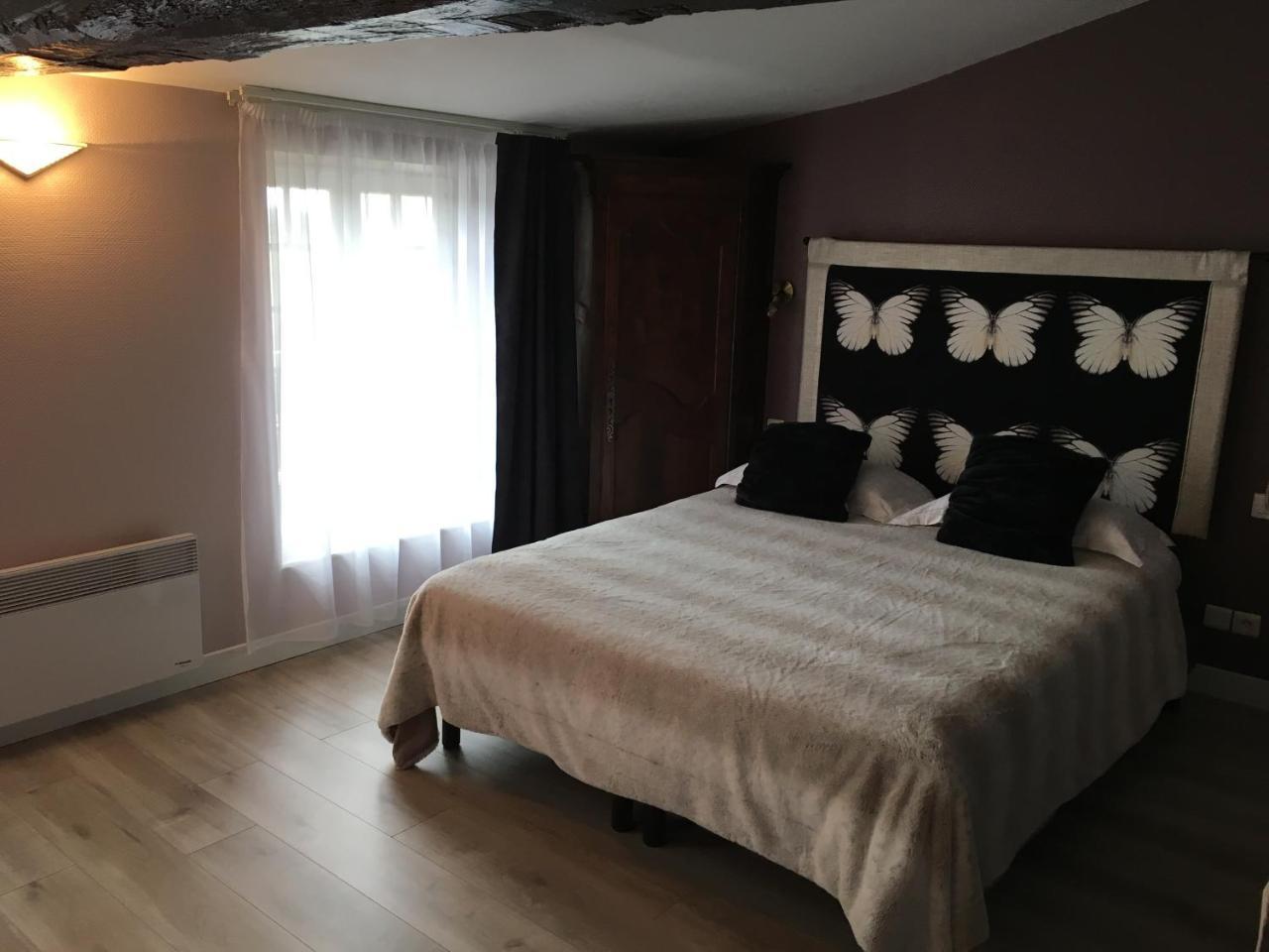 Logis Hotel Le Moulin De Chalons Le Guâ Екстериор снимка
